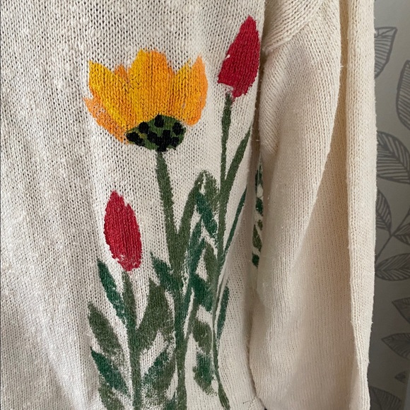 Vintage button front cardigan with painted floral design by Victoria - Picture 6 of 10